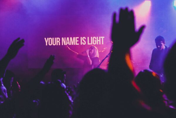Showing Lyrics In Your Worship Services? Remember These 10 Important Tips